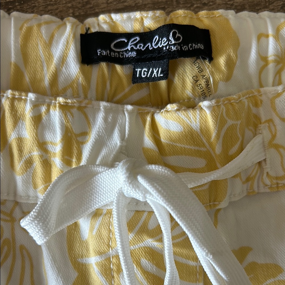CHARLIE B Yellow Floral Women Shorts - Picture 4 of 7